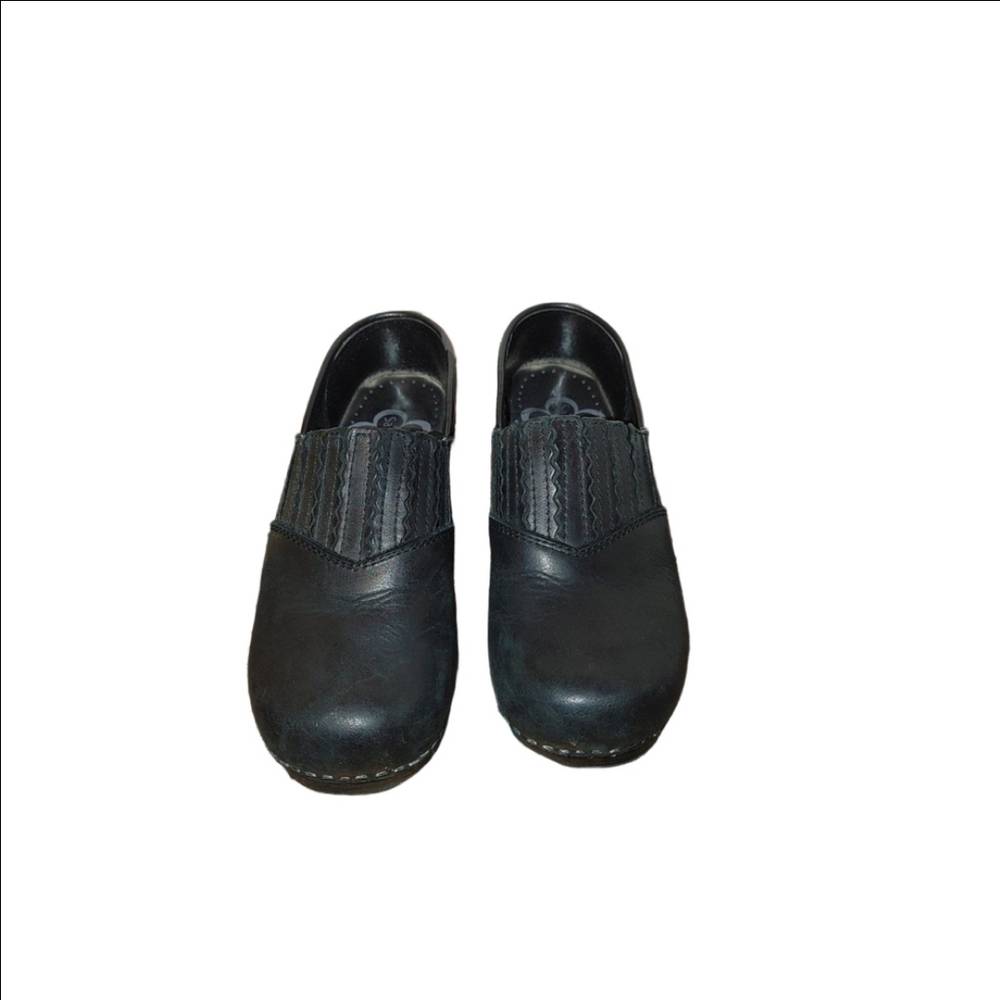 Sanita clogs size 36